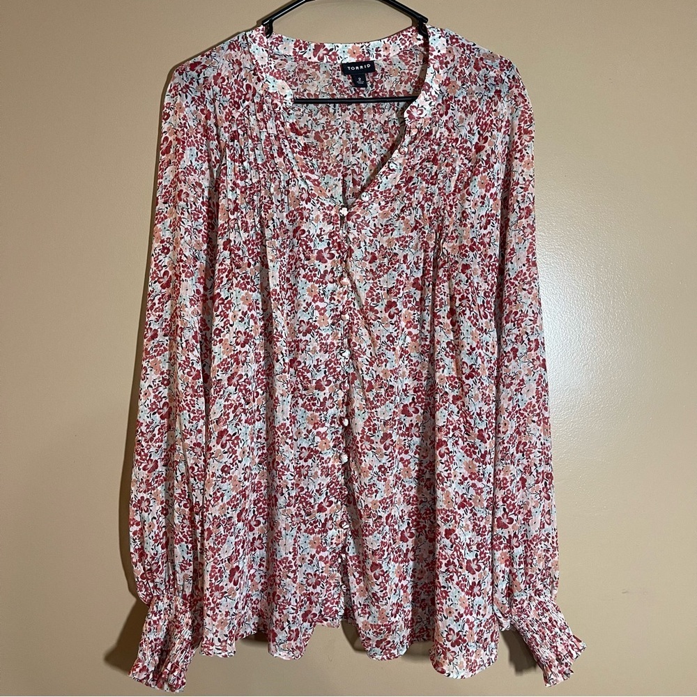 Torrid Red and White Floral Blouse Size 2